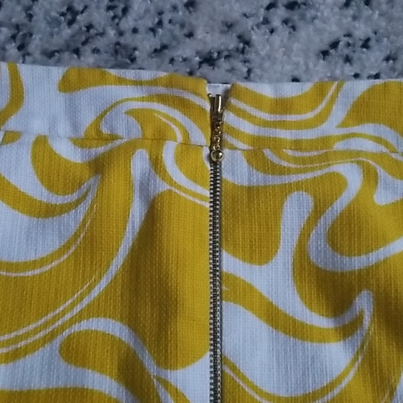 Kate Spade Skirt with Yellow Design - Picture 3 of 4
